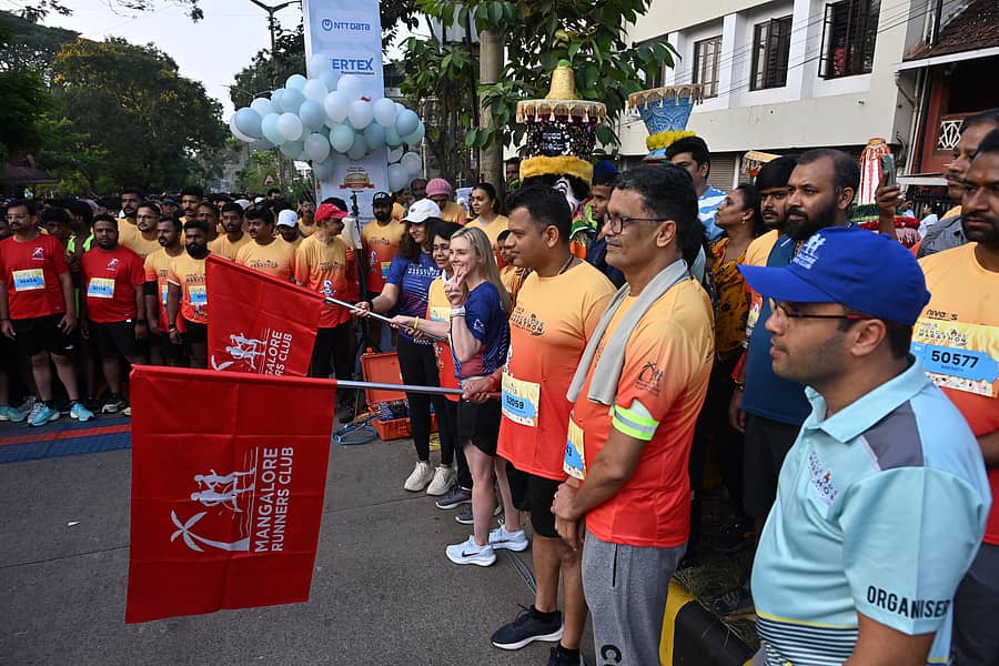 5ಕೆ ಓಟಕ್ಕೆ ಸಂಸದ ಕ್ಯಾಪ್ಟನ್ ಬ್ರಿಜೇಶ್ ಚೌಟ ಚಾಲನೆ ನೀಡಿದರು