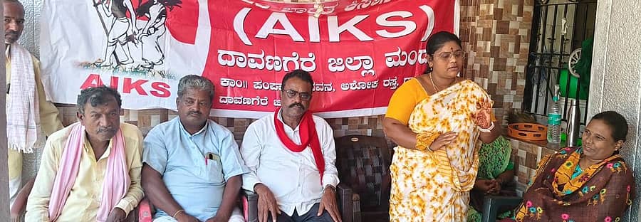 ದಾವಣಗೆರೆ ತಾಲ್ಲೂಕಿನ ಲೋಕಿಕೆರೆ ಗ್ರಾಮದಲ್ಲಿ ಜಾಗೃತಿ ಕಾರ್ಯಕ್ರಮ ನಡೆಯಿತು