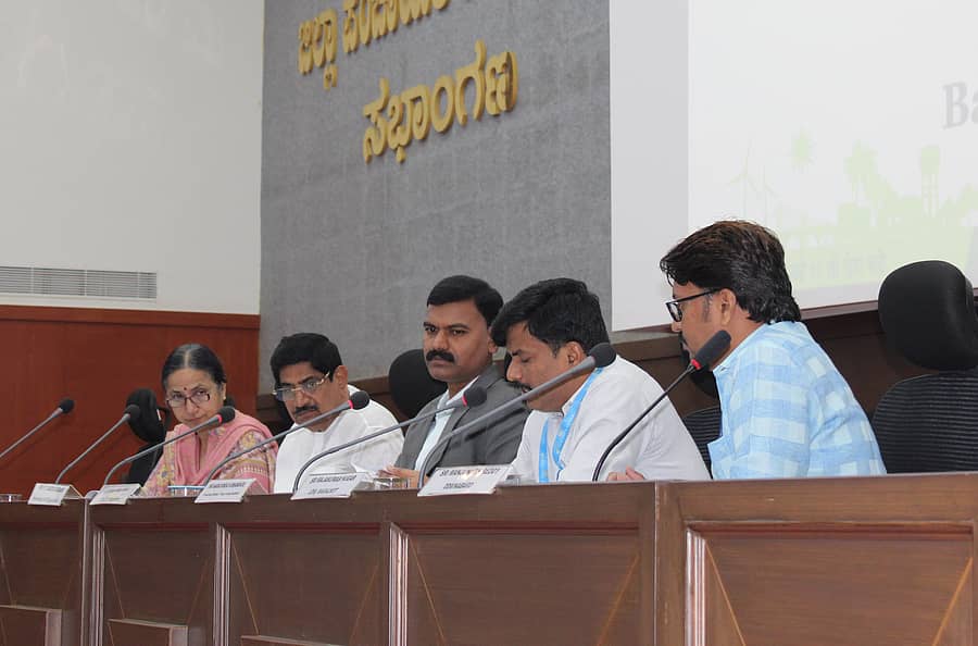 ಬಾಗಲಕೋಟೆಯಲ್ಲಿ ಸೋಮವಾರ ನಡೆದ ಲೀಡ್‌ ಬ್ಯಾಂಕ್‌ ಪ್ರಗತಿ ಪರಿಶೀಲನಾ ಸಭೆಯಲ್ಲಿ ಸಂಸದ ಪಿ.ಸಿ. ಗದ್ದಿಗೌಡರ ಮಾತನಾಡಿದರು