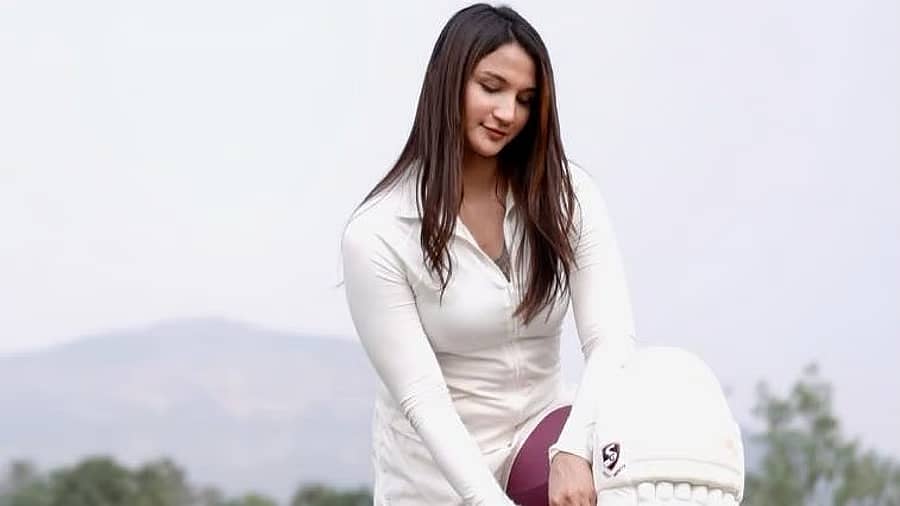 <div class="paragraphs"><p>ಅನಯಾ ಬಂಗಾರ್&nbsp;</p></div>