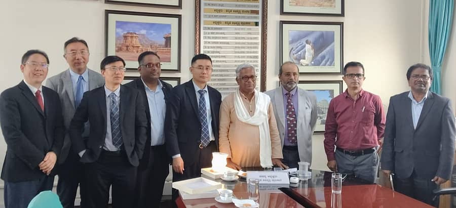 ಚೀನಾದ ಫುಡಾನ್ ವಿಶ್ವವಿದ್ಯಾಲಯದ ಪ್ರಾಧ್ಯಾಪಕರೊಂದಿಗೆ ಪುರುಷೋತ್ತಮ ಬಿಳಿಮಲೆ