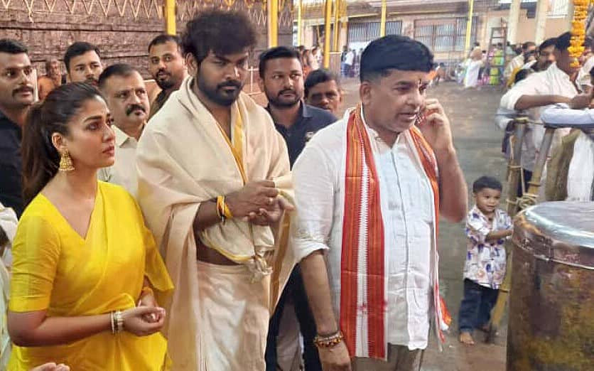 <div class="paragraphs"><p>ಕುಕ್ಕೆ ಸುಬ್ರಹ್ಮಣ್ಯದಲ್ಲಿ ಸರ್ಪಸಂಸ್ಕಾರ ಪೂಜೆಯಲ್ಲಿ ಪಾಲ್ಗೊಂಡ ನಟಿ ನಯನತಾರಾ ದಂಪತಿ</p></div>