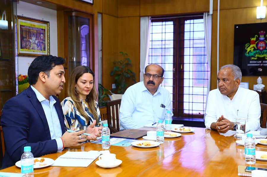 ಸ್ವಿಸ್‌ನೆಕ್ಸ್‌ ಇಂಡಿಯಾದ ಸಿಇಓ ಡಾ.ಎಂಜೆಲಾ ಹೊನೆಗ್ಗರ್‌ ಜತೆ ವಿಜ್ಞಾನ ಮತ್ತು ತಂತ್ರಜ್ಞಾನ ಸಚಿವ ಎನ್‌.ಎಸ್‌.ಬೋಸರಾಜು ಮಾತುಕತೆ ನಡೆಸಿದರು.