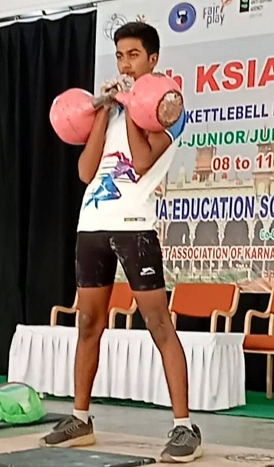 ಶ್ರೀರಂಗಪಟ್ಟಣ ತಾಲ್ಲೂಕಿನ ಮೊಗರಹಳ್ಳಿಯ ದಿ ಆಕ್ಸ್ ಫರ್ಡ್ ಶಾಲೆಯ ವಿದ್ಯಾರ್ಥಿ ಪುಣ್ಯಸ್ವರೂಪ 2012ರಲ್ಲಿ ಮೈಸೂರಿನಲ್ಲಿ ನಡೆದ ರಾಷ್ಟ್ರ ಮಟ್ಟದ ಕೆಟಲ್ ಬೆಲ್ (ವೇಯ್ಟ್ ಲಿಫ್ಟಿಂಗ್) ಸ್ಪರ್ಧೆಯಲ್ಲಿ ಪಾಲ್ಗೊಂಡಿದ್ದರು