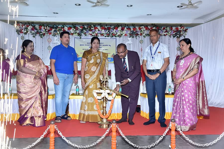 ಮಲೆನಾಡು ವಿದ್ಯಾಸಂಸ್ಥೆಯ ಎಂ.ಎಸ್. ಪದ್ಮಾವತಮ್ಮ, ಎಂ.ಕೆ. ಸಾಂಬಶಿವ ಶೆಟ್ಟಿ ಪ್ರಥಮ ದರ್ಜೆ ಕಾಲೇಜಿನ ವಿದ್ಯಾರ್ಥಿ ಸಂಘಗಳನ್ನು ವಿ.ಹನುಮಂತಪ್ಪ ಬುಧವಾರ ಉದ್ಘಾಟಿಸಿದರು