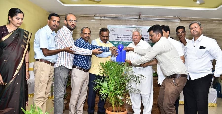 ಹೊಸಪೇಟೆಯಲ್ಲಿ ಗುರುವಾರ ನಡೆದ ಬಾಳೆ ಕೃಷಿ ಕುರಿತ ತಾಂತ್ರಿಕ ಸಂವಾದ ಕಾರ್ಯಕ್ರಮವನ್ನು ಶಾಸಕ ಎಚ್.ಆರ್.ಗವಿಯಪ್ಪ ಉದ್ಘಾಟಿಸಿದರು