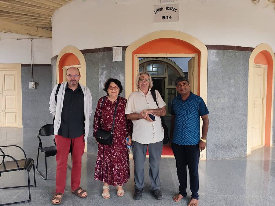 ಸುರಪುರದ ಟೇಲರ್ ಮಂಜಿಲ್ಗೆ ಫ್ರಾನ್ಸ್ ದೇಶದ ಪುರಾತ್ವತ್ವ ಶಾಸ್ತ್ರಜ್ಞ ಸರ್ಜಲೆ ಗಿರಿಕ್ (ಎಡದಿಂದ ಮೂರನೆಯವರು) ಭೇಟಿ ನೀಡಿದರು