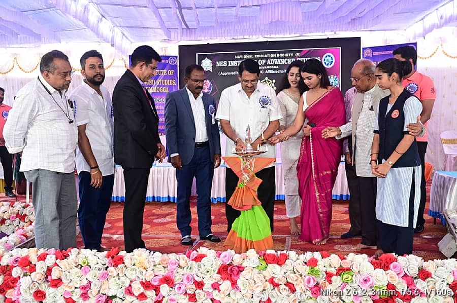 ಶಿವಮೊಗ್ಗ ನಗರದ ಎನ್‌ಇಎಸ್ ಕಾಲೇಜಿನಲ್ಲಿ ಗುರುವಾರ  ಆಯೋಜಿಸಿದ್ದ ‘ಕೌಶಲ್ಯ–2025’ ರಾಜ್ಯಮಟ್ಟದ ಸಾಂಸ್ಕೃತಿಕ ಮತ್ತು ನಿರ್ವಹಣಾ ಸ್ಪರ್ಧೆಯನ್ನು ಗಣ್ಯರು ಉದ್ಘಾಟಿಸಿದರು