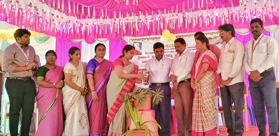 ಬೀಳಗಿ ಜಿಜಿಎಸ್ಎಚ್ ಬಾಲಕಿಯರ ಸರ್ಕಾರಿ ಪ್ರೌಢಶಾಲೆಯಲ್ಲಿ ಏರ್ಪಡಿಸಿದ್ದ ಪೋಷಕರ– ಶಿಕ್ಷಕರ ಮಹಾಸಭೆಯನ್ನು ಕ್ಷೇತ್ರಶಿಕ್ಷಣಾಧಿಕಾರಿ ಆರ್.ಎಸ್. ಆದಾಪುರ ಉದ್ಘಾಟಿಸಿದರು