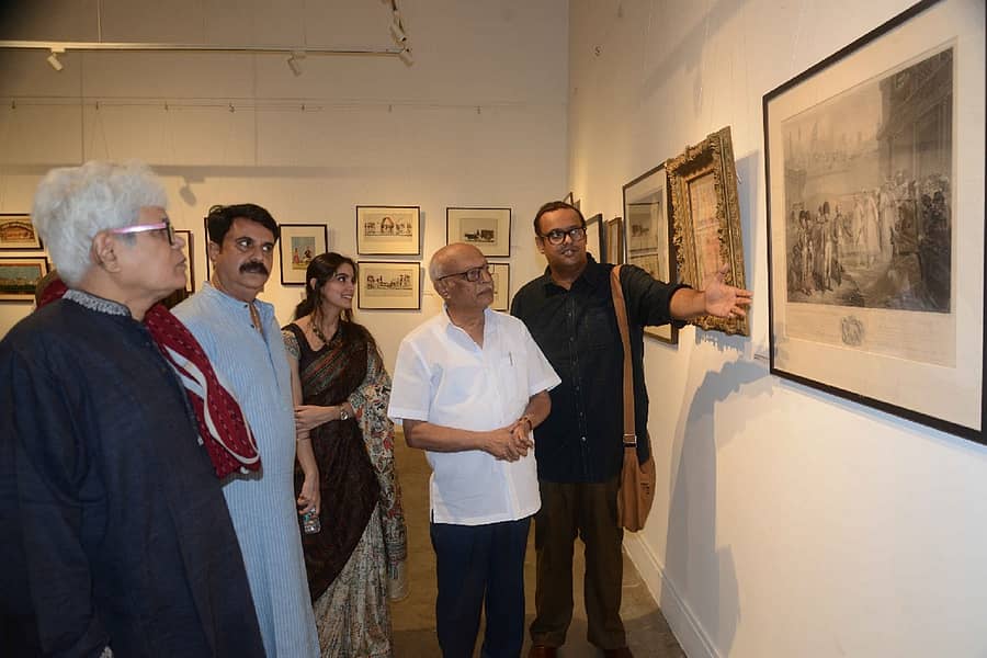 ‘ಹಿಂದುಸ್ತಾನ್ ಫೈಲ್ಸ್: 1757–1950’ ಕಲಾಕೃತಿಗಳನ್ನು ಟಿ. ಪ್ರಭಾಕರ್, ಗಣೇಶ್ ಪ್ರತಾಪ್ ಸಿಂಗ್, ಬಸು ಆಚಾರ್ಯ, ಎಲೋರಾ ಸಿಂಗ್ ವೀಕ್ಷಿಸಿದರು