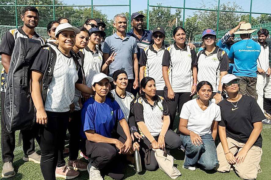 ವಿಜೇತ ಮಹಿಳಾ ಕ್ರಿಕೆಟ್ ತಂಡದ ಸದಸ್ಯರನ್ನು ಸಚಿವ ಕೃಷ್ಣಬೈರೇಗೌಡ ಅಭಿನಂದಿಸಿದರು