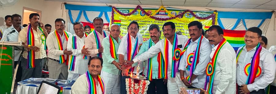 ಹೊನ್ನಾಳಿ ತಾಲ್ಲೂಕಿನ ಗೊಲ್ಲರಹಳ್ಳಿಯ ಹಾಲು ಶೀತಲೀಕರಣ ಕೇಂದ್ರದಲ್ಲಿ ಹಮ್ಮಿಕೊಂಡಿದ್ದ ಸಹಕಾರ ಸಪ್ತಾಹವನ್ನು ಶಾಸಕ ಡಿ.ಜಿ. ಶಾಂತನಗೌಡ ಉದ್ಘಾಟಿಸಿದರು