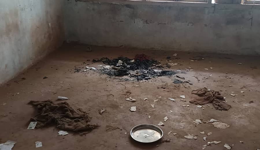 ಹುಬ್ಬಳ್ಳಿಯ ನೃಪತುಂಗ ಬೆಟ್ಟದ ತಪ್ಪಲಿನಲ್ಲಿರುವ ಜಗಜೀವನ್ ರಾಮ್ ಅನುದಾನಿತ ಬಾಲಕರ ವಸತಿ ನಿಲಯದ ಕೊಠಡಿಯೊಂದರ ದೃಶ್ಯ