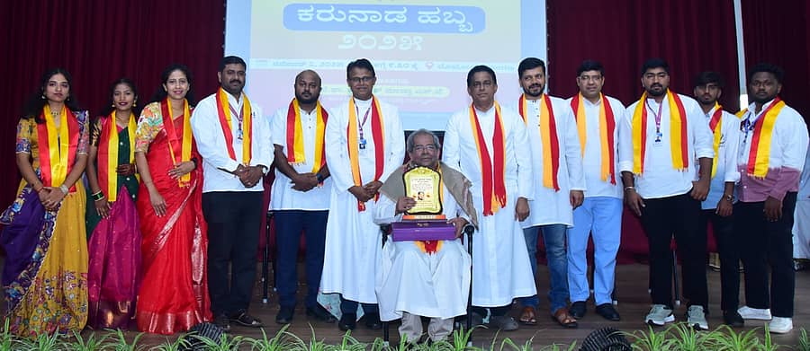 ಹಾಸನದ ಸಂತ ಜೋಸೆಫರ ಕಾಲೇಜಿನಲ್ಲಿ ನಡೆದ ಕಾರ್ಯಕ್ರಮದಲ್ಲಿ ರೆ.ಫಾ.ಪ್ರಶಾಂತ ಮಾಡ್ತಾ ಅವರನ್ನು ಸನ್ಮಾನಿಸಲಾಯಿತು
