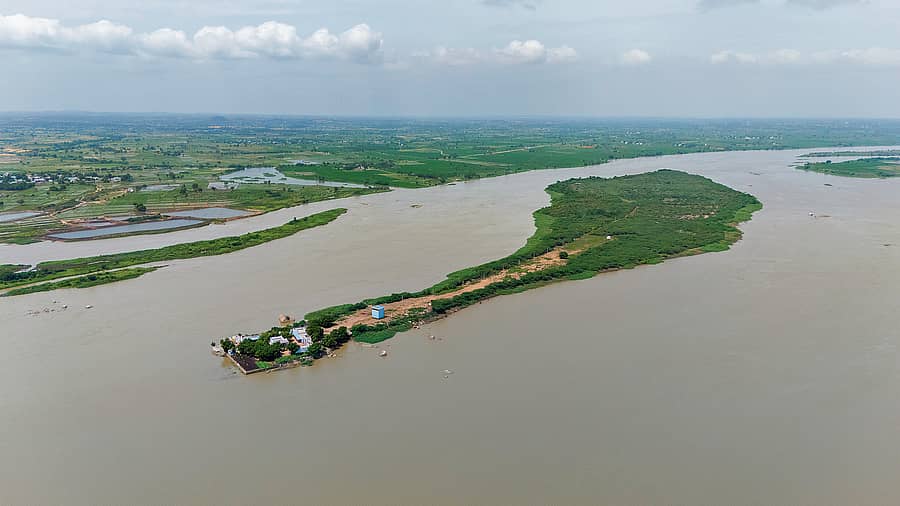 ನಾರದಗಡ್ಡೆಯ ಪಕ್ಷಿನೋಟ ಚಿತ್ರಗಳು: ಸುಜೀತ್ ಬಂಗಾರಶೆಟ್ಟರ್