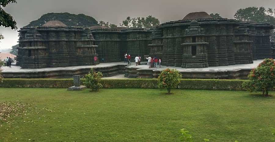ಹಳೇಬೀಡಿನ ಹೊಯ್ಸಳೇಶ್ವರ ದೇವಾಲಯ