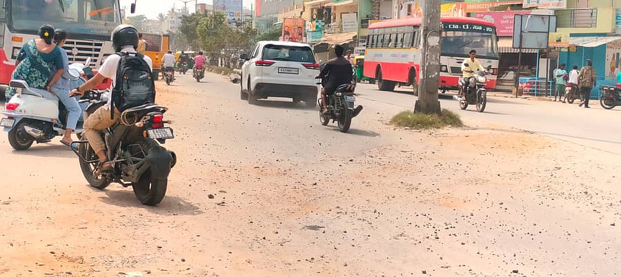 ಕನಕಪುರದಲ್ಲಿ ಪೈಪ್‌ಲೈನ್ ಕಾಮಗಾರಿಯಿಂದ ರಸ್ತೆ ಅವ್ಯವಸ್ಥೆ