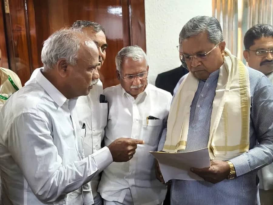 ಕಬ್ಬಿನ ಎಫ್‌ಆರ್‌ಪಿ ದರ ಹೆಚ್ಚಿಸಬೇಕು ಎಂದು ಪ್ರಧಾನಮಂತ್ರಿ ಅವರಿಗೆ ತಿಳಿಸುವಂತೆ ಮುಖ್ಯಮಂತ್ರಿ ಸಿದ್ದರಾಮಯ್ಯ ಅವರಿಗೆ ಜಿಲ್ಲಾ ಉಸ್ತುವಾರಿ ಸಚಿವ ಆರ್.ಬಿ. ತಿಮ್ಮಾಪುರ ಮನವಿ ಸಲ್ಲಿಸಿದರು