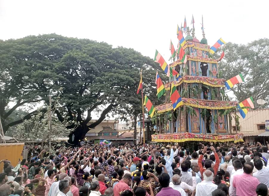 ದೊಡ್ಡಬಳ್ಳಾಪುರದಲ್ಲಿ ಪ್ರಸನ್ನ ಚಂದ್ರಮೌಳೇಶ್ವರ ರಥೋತ್ಸವ ಸೋಮವಾರ ವಿಜೃಂಭಣೆಯಿಂದ ನಡೆಯಿತು