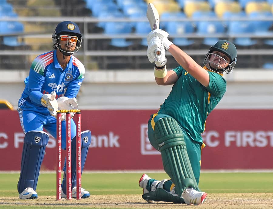 ದಕ್ಷಿಣ ಆಫ್ರಿಕಾ ಎ ತಂಡದ ಲುವಾನ್ ಡ್ರೆ ಪ್ರಿಟೋರಿಯಸ್  ಬ್ಯಾಟಿಂಗ್‌   –ಪಿಟಿಐ ಚಿತ್ರ