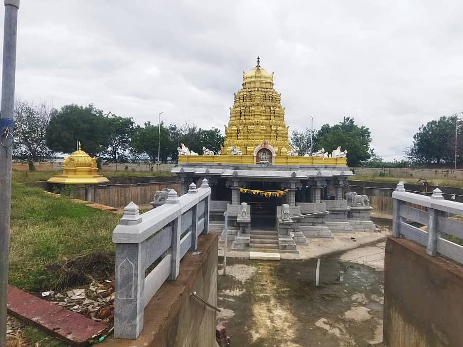 ಮುದಗಲ್ ಸಮೀಪದ ನವಲಿ ಗ್ರಾಮದ ಜಡೆ ಶಂಕರಲಿಂಗ ದೇವ್ಥಾನ
