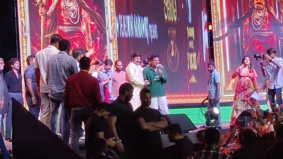 <div class="paragraphs"><p>ನಟ ಬಾಲಕೃಷ್ಣ, ಶಿವರಾಜ್ ಕುಮಾರ್</p></div>