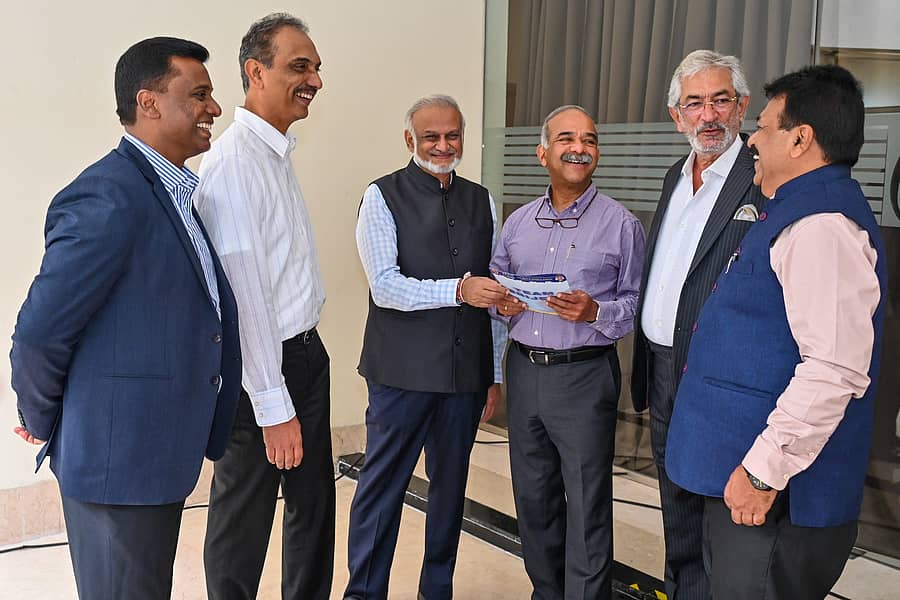 <div class="paragraphs"><p>ಕರ್ನಾಟಕ ರಾಜ್ಯ ಕ್ರಿಕೆಟ್ ಸಂಸ್ಥೆ ಚುನಾವಣೆಯಲ್ಲಿ ಸ್ಪರ್ಧಿಸಿರುವ ‘ಟೀಮ್ ಬ್ರಿಜೇಶ್’ ಬಣದ ಅಭ್ಯರ್ಥಿಗಳು ಶುಕ್ರವಾರ ಬೆಂಗಳೂರಿನಲ್ಲಿ ಪ್ರಣಾಳಿಕೆ ಬಿಡುಗಡೆ ಮಾಡಿದರು.&nbsp;  &nbsp;</p></div>