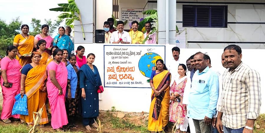 ತಮಟಕಲ್ಲು ಗ್ರಾಮದಲ್ಲಿ  ವಿಶ್ವ ಶೌಚಾಲಯ ದಿನಾಚರಣೆ ಪ್ರಯುಕ್ತ ನಡೆದ ‘ನಮ್ಮ ಶೌಚಾಲಯ-ನಮ್ಮ ಭವಿಷ್ಯ’ ಅಭಿಯಾನಕ್ಕೆ ಜಿಲ್ಲಾ ಪಂಚಾಯಿತಿ ಯೋಜನಾ ನಿರ್ದೇಶಕರಾದ ಜಯಲಕ್ಷ್ಮಿ ಚಾಲನೆ ನೀಡಿದರು
