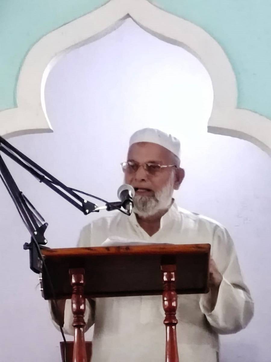 ಜಮಾಅತೆ ಇಸ್ಲಾಮೀ ಹಿಂದ್ ಸಂಘಟನೆ ವತಿಯಿಂದ ನಡೆಯುತ್ತಿರುವ ‘ನೆರೆಹೊರೆಯವರ ಹಕ್ಕುಗಳು’ ರಾಷ್ಟ್ರವ್ಯಾಪಿ ಅಭಿಯಾನದ ಅಂಗವಾಗಿ ಮಡಿಕೇರಿಯಲ್ಲಿ ಶುಕ್ರವಾರ ನಡೆದ ಪ್ರವಚನದಲ್ಲಿ ಜಮಾಅತೆ ಇಸ್ಲಾಮೀ ಹಿಂದ್ ಸಂಘಟನೆಯ ರಾಜ್ಯ ಕಾರ್ಯದರ್ಶಿ ಅಕ್ಬರ್ ಅಲಿ ಉಡುಪಿ ಅವರು ಮಾತನಾಡಿದರು.