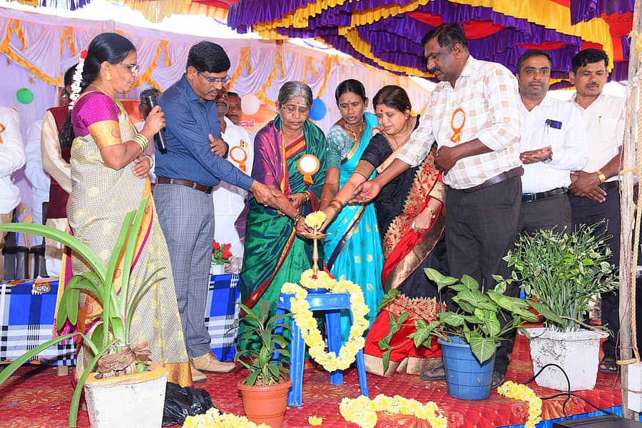 ಅರಸೀಕೆರೆ ತಾಲ್ಲೂಕಿನ ನಾಗವೇದಿ ಗ್ರಾಮದಲ್ಲಿ ನಡೆದ ಕಾರ್ಯಕ್ರಮವನ್ನು ಜಿಲ್ಲಾ ಪಂಚಾಯಿತಿ ಮಾಜಿ ಸದಸ್ಯೆ ವತ್ಸಲಾ ಶೇಖರಪ್ಪ ಉದ್ಘಾಟಿಸಿದರು.