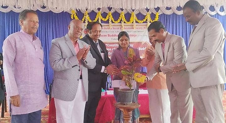 ಮಳವಳ್ಳಿ ಪಟ್ಟಣದಲ್ಲಿ ನಡೆದ ಸಂವಿಧಾನ ದಿನಾಚರಣೆ ಹಾಗೂ ನೂತನ ಭಗವಾನ್ ಬುದ್ಧ ಕಾನೂನು ಕಾಲೇಜನ್ನು ಹೈಕೋರ್ಟ್ ನ್ಯಾಯಮೂರ್ತಿ ಎಚ್.ಪಿ.ಸಂದೇಶ್ ಉದ್ಘಾಟಿಸಿದರು