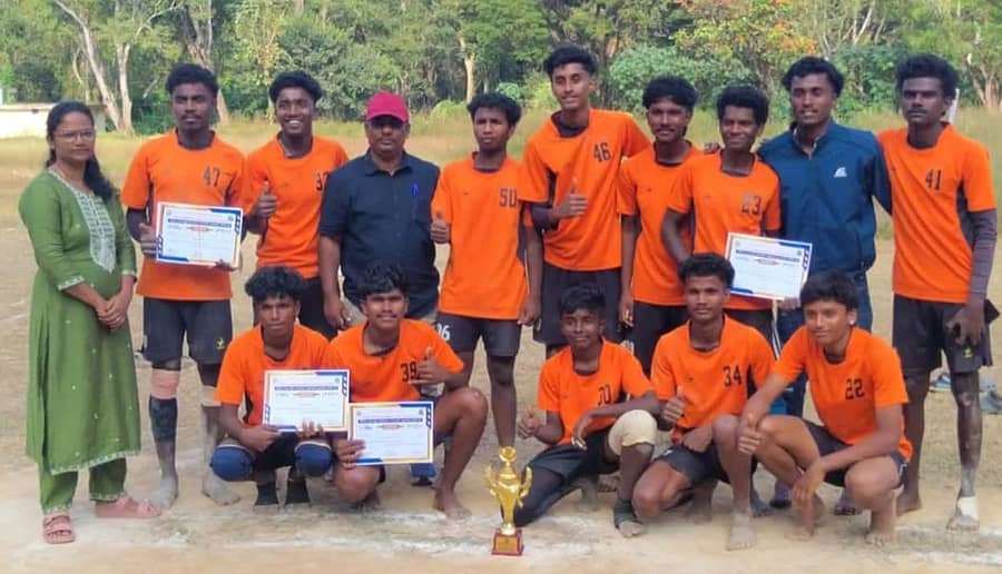 ಗೋಣಿಕೊಪ್ಪಲು ಬಳಿಯ ಶ್ರೀಮಂಗಲ ಪಿಯು ಕಾಲೇಜಿನ ಬಾಲಕರು ಜಿಲ್ಲಾ ಮಟ್ಟದ ಕೊಕ್ಕೊ ಪಂದ್ಯದಲ್ಲಿ ಜಯಗಳಿಸಿ ರಾಜ್ಯ ಮಟ್ಟಕ್ಕೆ ಆಯ್ಕೆಯಾಗಿದ್ದಾರೆ.