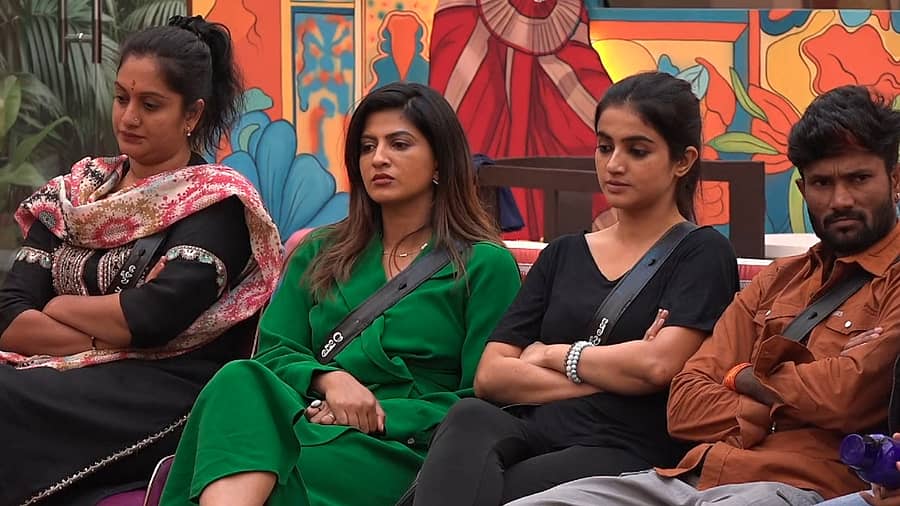 <div class="paragraphs"><p>ಅಶ್ವಿನಿ ಗೌಡ, ರಿಷಾ ಗೌಡ, ಜಾಹ್ನವಿ, ಮಾಳು&nbsp;</p></div>