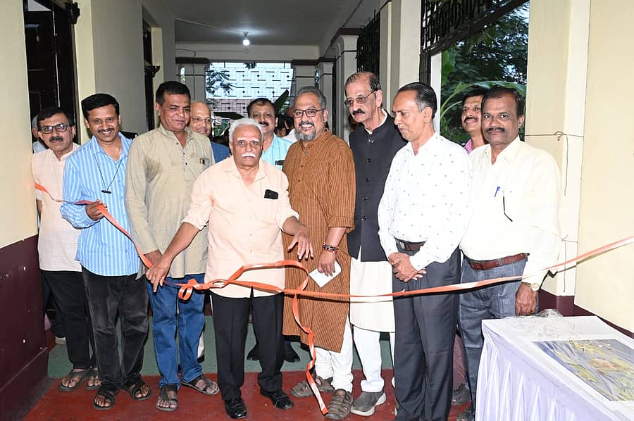 ಶಿವಮೊಗ್ಗದ ಕರ್ನಾಟಕ ಸಂಘದಲ್ಲಿ ಶನಿವಾರ ರತ್ನಾಕರ್, ಪಿ.ಕೆ.ಪೈ ಅವರ ಛಾಯಾಚಿತ್ರ ಪ್ರದರ್ಶನ ಹಾಗೂ ವಿನೋದ್‌ಕುಮಾರ್ ಜೈನ್ ಅವರ ನಾಣ್ಯ ಪ್ರದರ್ಶನವನ್ನು ರಂಗಕರ್ಮಿ ಎಂ.ಎನ್. ಸೇತುರಾಮ್ ಉದ್ಘಾಟಿಸಿದರು