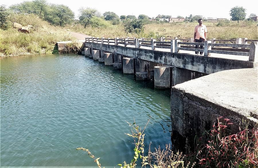 ಚಿಂಚೋಳಿ ತಾಲ್ಲೂಕಿನ ಬಾವನಗುಡಿ ತಾಂಡಾದ ಬ್ರಿಜ್ ಕಂ ಬ್ಯಾರೇಜಿಗೆ ಗೇಟ್‌ ಅಳವಡಿಸಿದ್ದರಿಂದ ನೀರಿನಿಂದ ಬ್ಯಾರೇಜ್‌ ತುಂಬಿರುವುದು