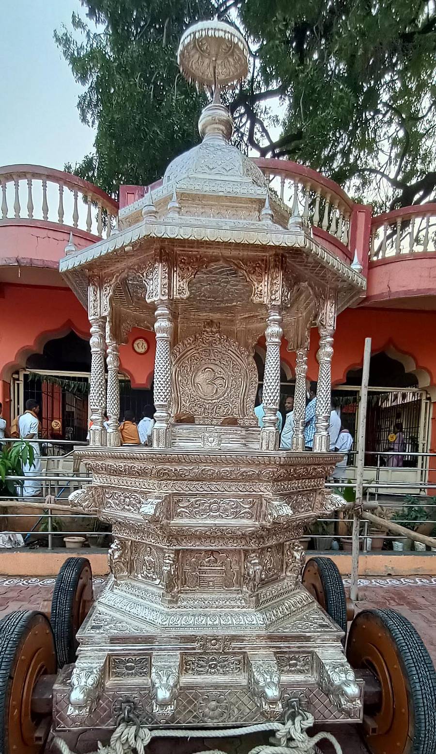 ಬೆಳ್ಳಿ ತೇರು