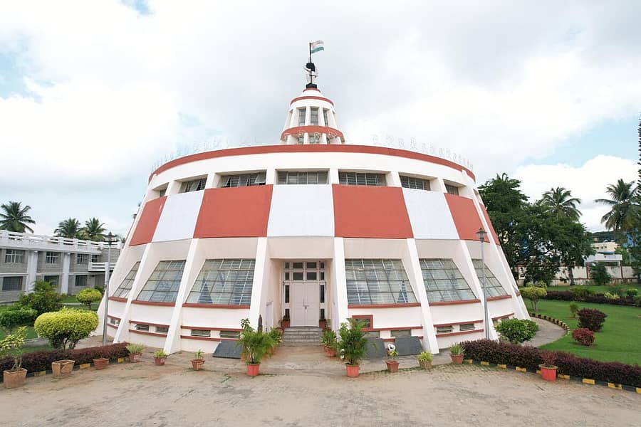 <div class="paragraphs"><p>ಮದ್ದೂರಿನಲ್ಲಿರುವ ಧ್ವಜ ಸತ್ಯಾಗ್ರಹ ಸೌಧ</p></div>