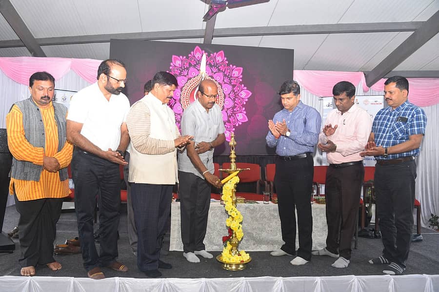 ಮಡಿಕೇರಿಯಲ್ಲಿ ನಡೆದ ಕಾರ್ಯಾಗಾರವನ್ನು ಜಿಲ್ಲಾ ಚೇಂಬರ್ ಆಫ್ ಕಾಮರ್ಸ್ನ ಅಧ್ಯಕ್ಷ ನಾಗೇಂದ್ರ ಪ್ರಸಾದ್ ಉದ್ಘಾಟಿಸಿದರು