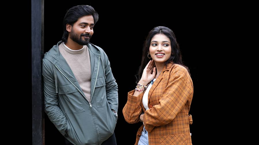 ನಿಹಾರ್, ರಚನಾ