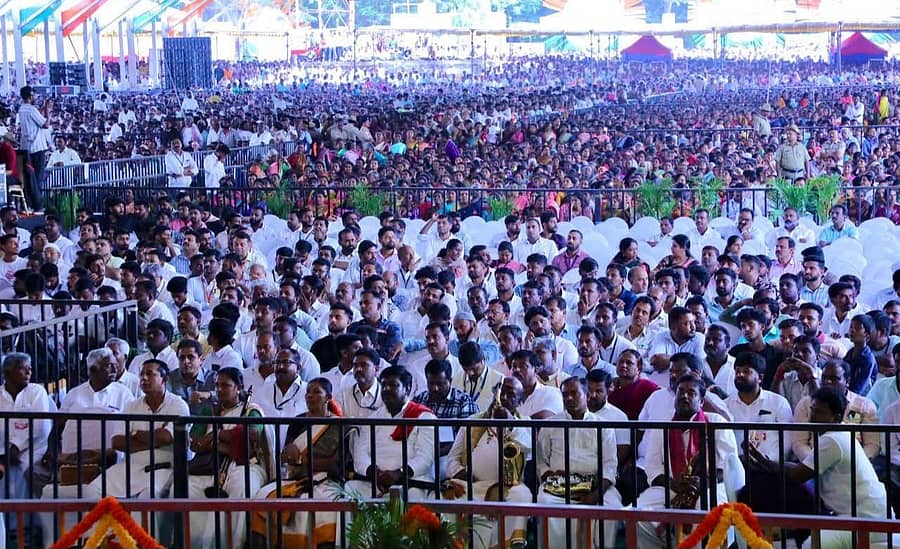 ಶಿಡ್ಲಘಟ್ಟದಲ್ಲಿ ನಡೆದ ಕಾರ್ಯಕ್ರಮದಲ್ಲಿ ಪಾಲ್ಗೊಂಡಿದ್ದ ಜನರು