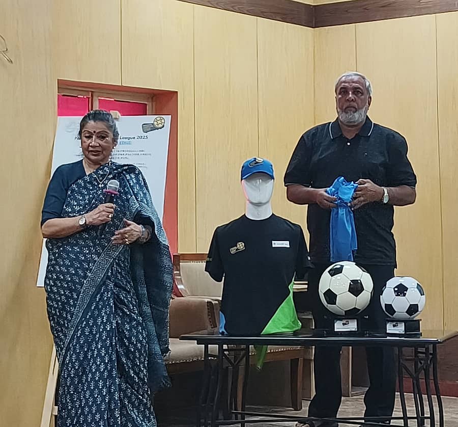 ಕರ್ನಾಟಕ ರಾಜ್ಯ ಫುಟ್‌ಬಾಲ್‌ ಸಂಸ್ಥೆ ಉಪಾಧ್ಯಕ್ಷ ಅಸ್ಲಾಂ ಅವರು ಪರಿಕ್ರಮ ಚಾಂಪಿಯನ್‌ ಲೀಗ್‌ನ ಜರ್ಸಿ ಮತ್ತು ಟ್ರೋಫಿಯನ್ನು ಅನಾವರಣ ಮಾಡಿದರು. ಪರಿಕ್ರಮ ಹ್ಯುಮಾನಿಟಿ ಫೌಂಡೇಷನ್‌ನ ಸಂಸ್ಥಾಪಕಿ ಶುಕ್ಲಾ ಬೋಸ್‌ ಇದ್ದರು.