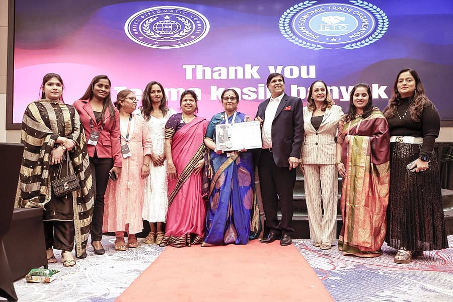 ಮಲೇಷ್ಯಾದಲ್ಲಿ ನಡೆದಿರುವ 2025ರ ಯುನೈಟೆಡ್ ಎಕನಾಮಿಕ್ ಶೃಂಗಸಭೆಯಲ್ಲಿ ಕೆ. ರತ್ನಪ್ರಭಾ ನೇತೃತ್ವದ ಭಾರತ ನಿಯೋಗವು ‍ಪಾಲ್ಗೊಂಡಿದೆ.