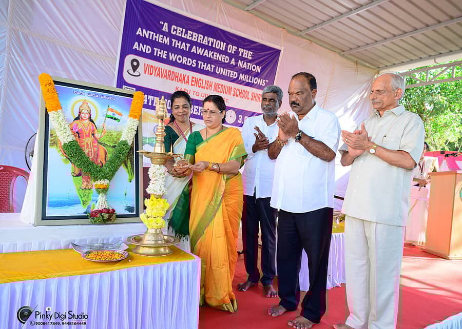 ವಂದೇಮಾತರಂ 150ರ ಸಂಭ್ರಮ ಕಾರ್ಯಕ್ರಮಕ್ಕೆ ಶ್ಯಾಮಲ ಕುಂದರ್ ಚಾಲನೆ ನೀಡಿದರು