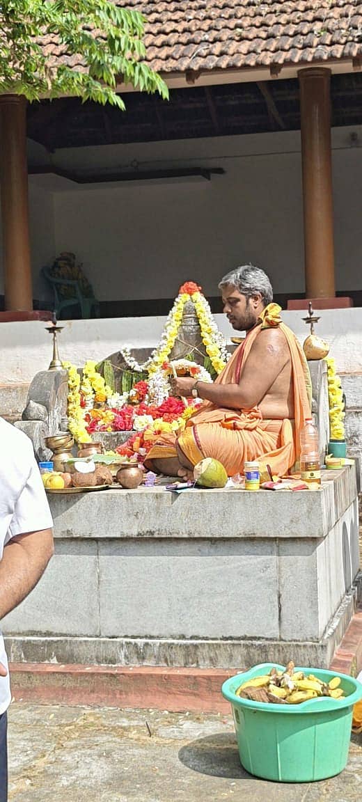 ಸುಂಟಿಕೊಪ್ಪ ಸಮೀಪದ ಫನ್ಯದ ಮಳೂರು ಬೆಳ್ಳಾರಿಕಮ್ಮ ದೇವಾಲಯದಲ್ಲಿ ನಾಗದೇವರಿಗೆ ಪೂಜಾ ಕಾರ್ಯಕ್ರಮ ನಡೆದವು