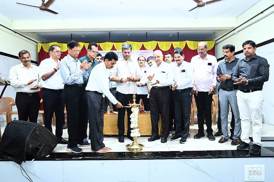 ಯುವ ಬಂಟರ ಸಂಘ ಏರ್ಪಡಿಸಿದ್ದ ರಕ್ತದಾನ ಶಿಬಿರವನ್ನು 