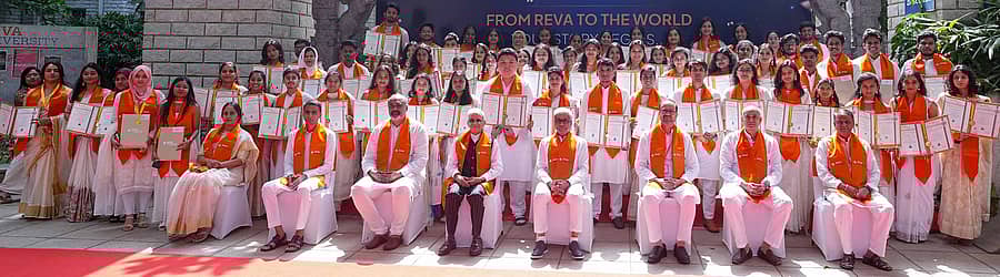 ರೇವಾ ವಿಶ್ವವಿದ್ಯಾಲಯದಲ್ಲಿ ಆಯೋಜಿಸಿದ್ದ ಸಮಾರಂಭದಲ್ಲಿ ವಿವಿಧ ವಿಷಯಗಳ ವಿದ್ಯಾರ್ಥಿಗಳಿಗೆ ಪದವಿ ಪ್ರದಾನ ಮಾಡಲಾಯಿತು.