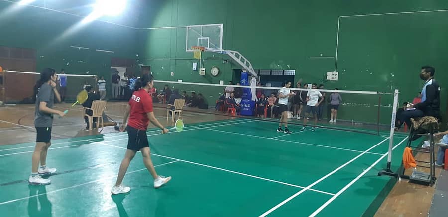 ಮಡಿಕೇರಿಯಲ್ಲಿ ಶುಕ್ರವಾರ ನಡೆದ ರಾಜ್ಯಮಟ್ಟದ ಪಿಯು ಕಾಲೇಜುಗಳ ಶಟಲ್ ಬ್ಯಾಡ್ಮಿಂಟನ್ ಟೂರ್ನಿಯಲ್ಲಿ ಹೆಚ್ಚಿನ ಸಂಖ್ಯೆಯಲ್ಲಿ ವಿದ್ಯಾರ್ಥಿಗಳು ಭಾಗಿಯಾಗಿದ್ದರು