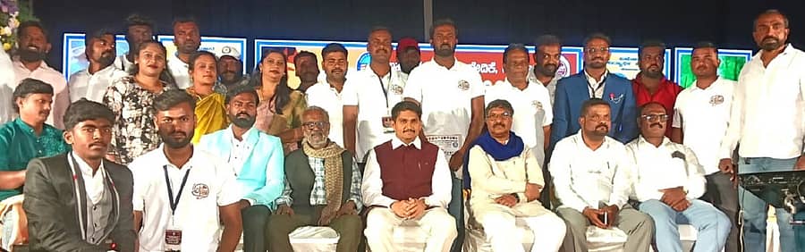 ಕೋಲಾರದಲ್ಲಿ ಶುಕ್ರವಾರ ನಡೆದ ಬಿಸಿಎಂ, ಆರ್‌ಎಂ, ಎಸ್‌ಸಿ, ಎಸ್‌ಟಿ ಸರ್ಕಾರಿ ಹಾಸ್ಟೆಲ್ ವಿದ್ಯಾರ್ಥಿಗಳ‌ ಜಿಲ್ಲಾಮಟ್ಟದ ಸಮಾವೇಶದಲ್ಲಿ ಗಣ್ಯರು ಪಾಲ್ಗೊಂಡಿದ್ದರು