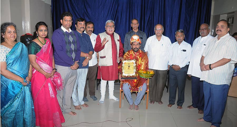 ಮೈಸೂರಿನ ಅನಾಥಾಲಯದಲ್ಲಿ ಶಿಲ್ಪಿ ಅರುಣ್‌ ಯೋಗಿರಾಜ್ ಅವರನ್ನು ಸನ್ಮಾನಿಸಲಾಯಿತು
