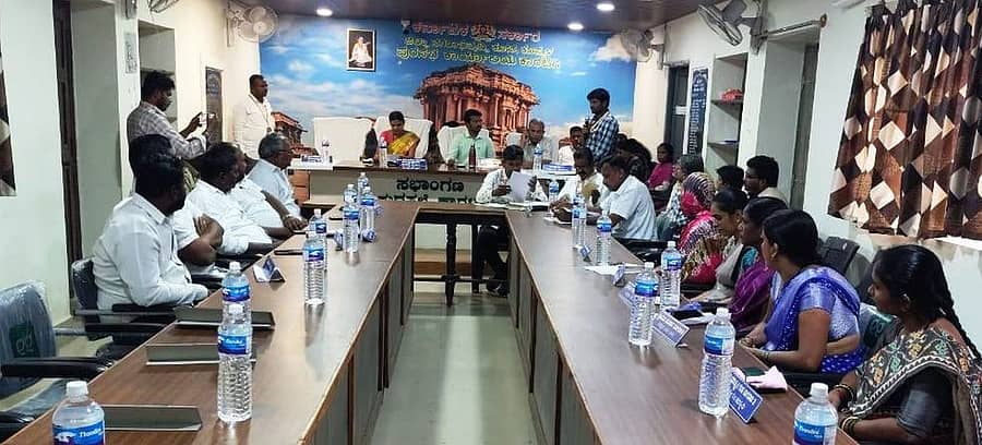 ಕಾರಟಗಿಯ ಪುರಸಭೆ ಕಾರ್ಯಾಲಯದಲ್ಲಿ ಶನಿವಾರ ಸಾಮಾನ್ಯ ಸಭೆ ಜರುಗಿತು